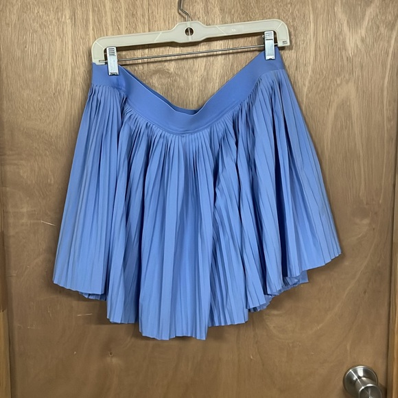 Old navy skort - Picture 3 of 5